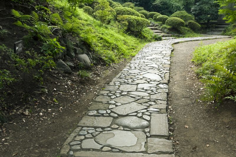 Pathway with Natural Stone Pavers